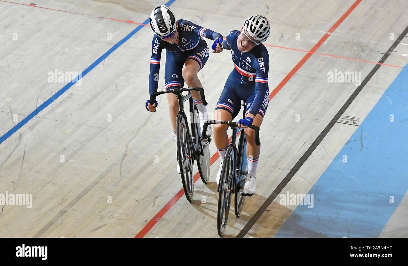 Clara Copponi (FRA) und Marie le Net (FRA) auf die Frauen s Madison, während UEC Titel Radfahren Europäische Meisterschaft am Oktober, 20 2019 in Apeldoorn, Niederlande. Foto von SCS/LBA (Holland)/Margarita Bouma Stockfoto