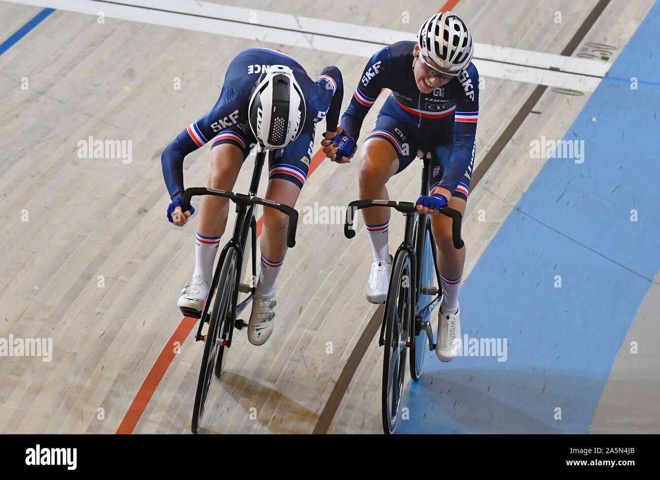 Clara Copponi (FRA) und Marie le Net (FRA) auf die Frauen s Madison, während UEC Titel Radfahren Europäische Meisterschaft am Oktober, 20 2019 in Apeldoorn, Niederlande. Foto von SCS/LBA (Holland)/Margarita Bouma Stockfoto