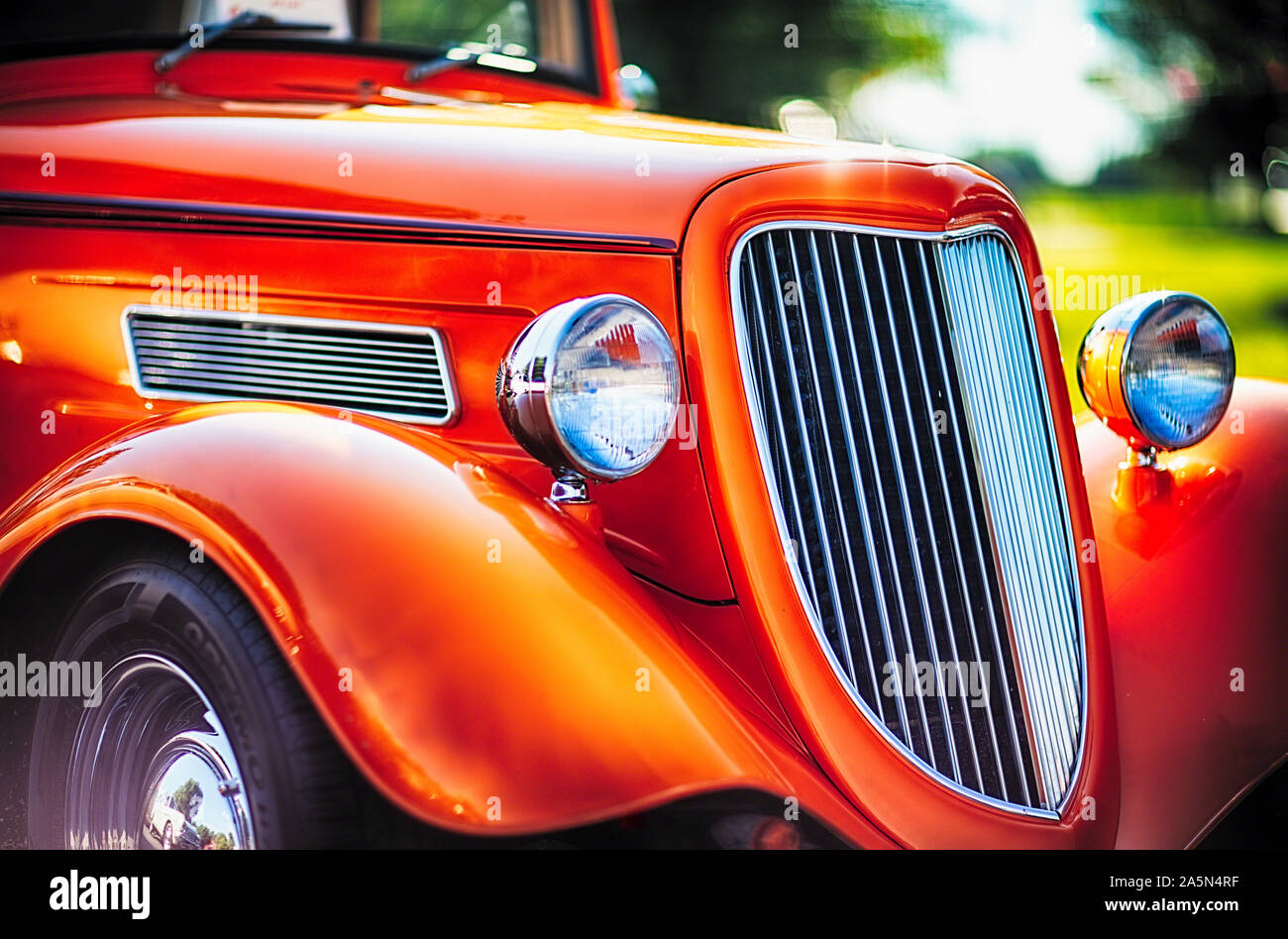 Vorderansicht eines klassischen Amerikanischen Roadster Stockfoto