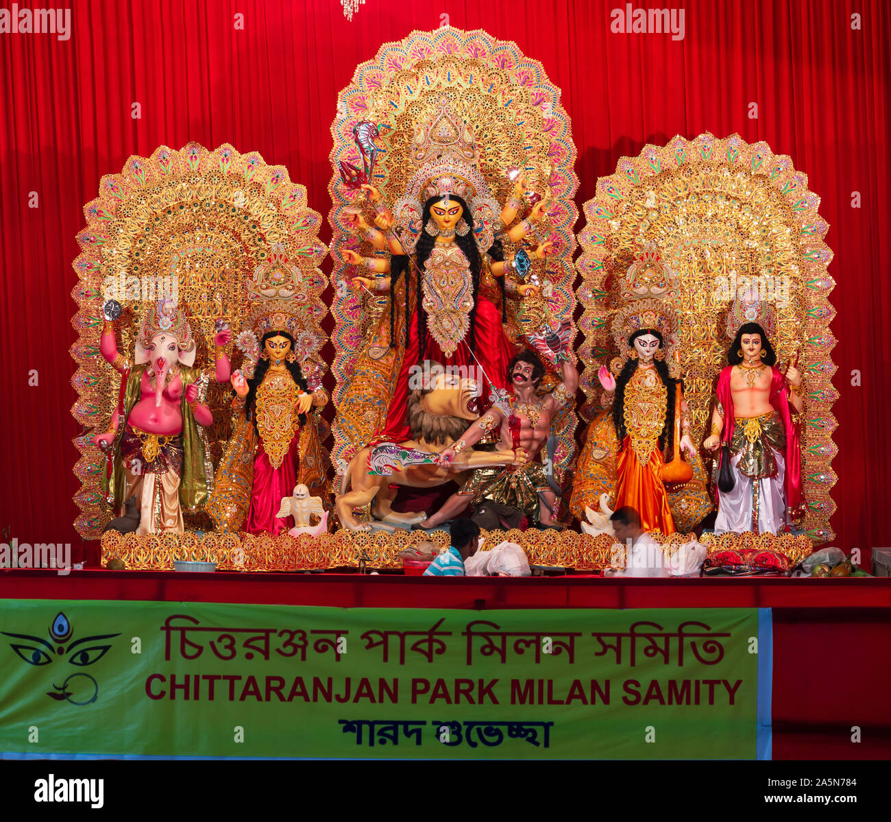 Eine Ansicht von Durga Puja Pandal Idiol Innen Stockfoto