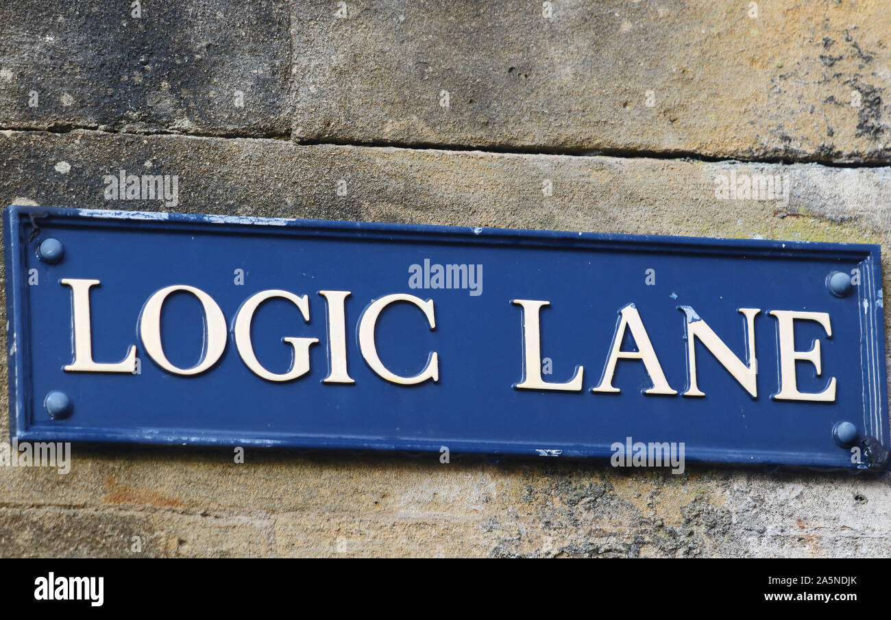 Straßenschild der alten Logik Lane Kennzeichnung eine kleine Passage führt von Merton Straße an der High Street in Oxford, England Stockfoto