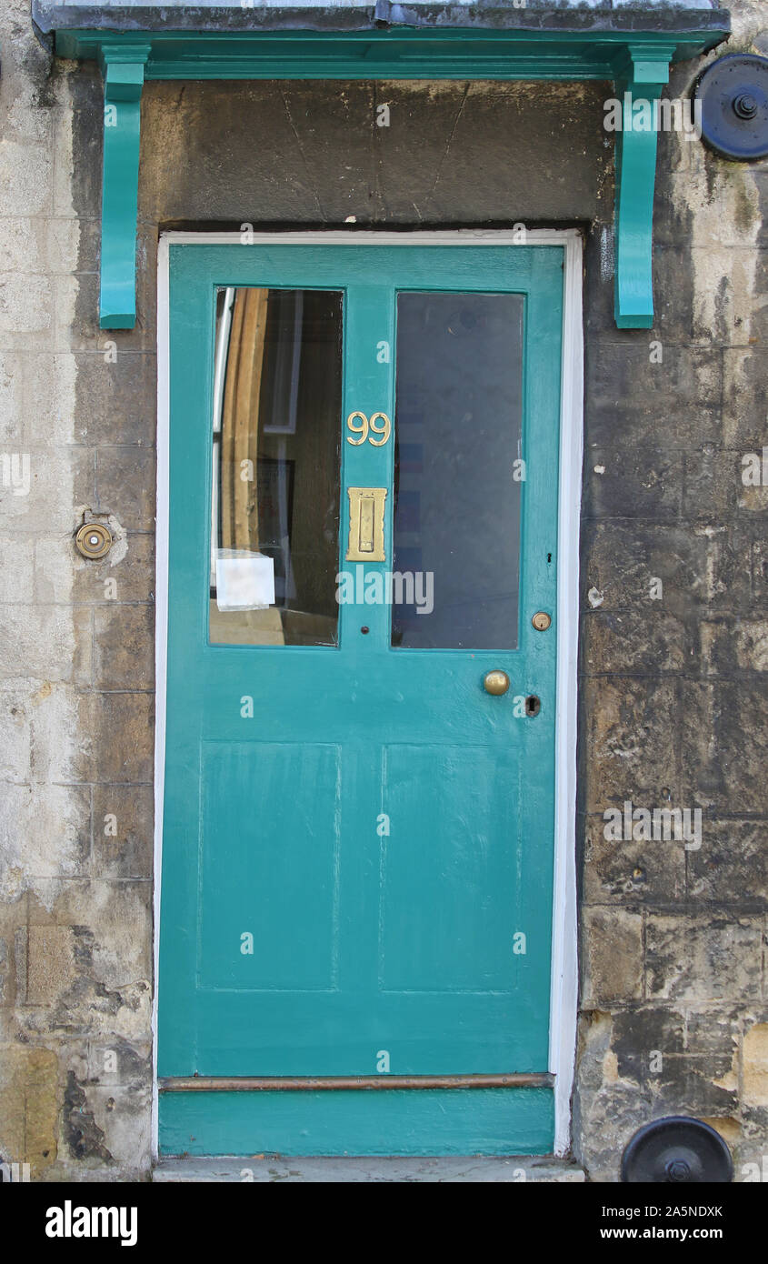 Vordere Tür des 99 Holywell Street in Oxford, England, in der Nähe der neuen Hochschule das Haus, in dem J. R: R. Tolkien lebte, Autor von Herr der Ringe und der Hobbit Stockfoto