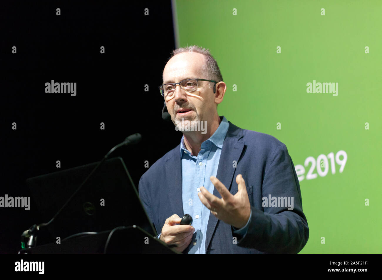 Geoff Simm, Direktor, die globale Akademie für Landwirtschaft und Ernährungssicherheit, Universität Edinburgh, reden über "nachhaltige Lösungen zu füttern 11 Milliarden". Auf der Erde Stadium an der New Scientist Live 2019 Stockfoto