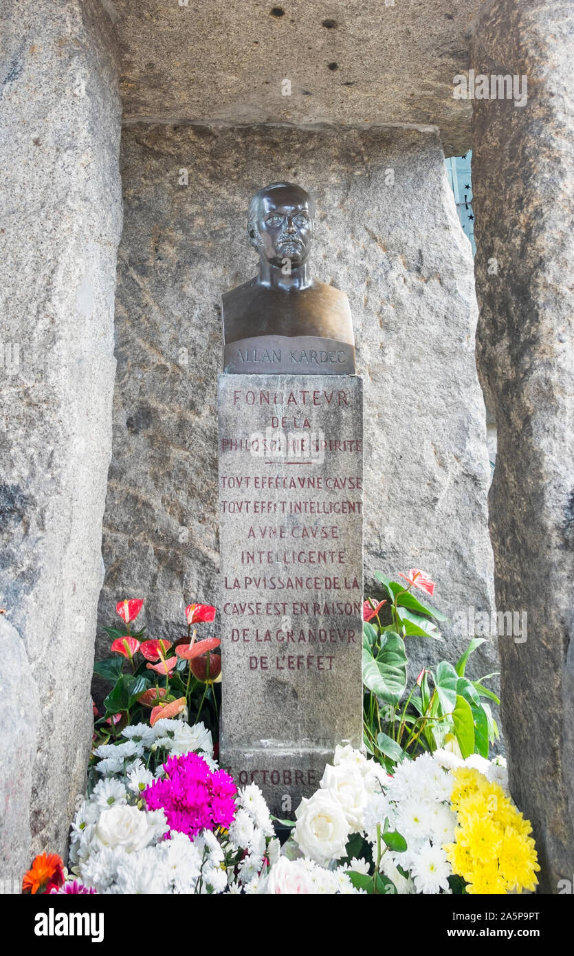 Grabstätte von Allan Kardec, Gründer des Spiritismus, Friedhof Pere Lachaise Stockfoto