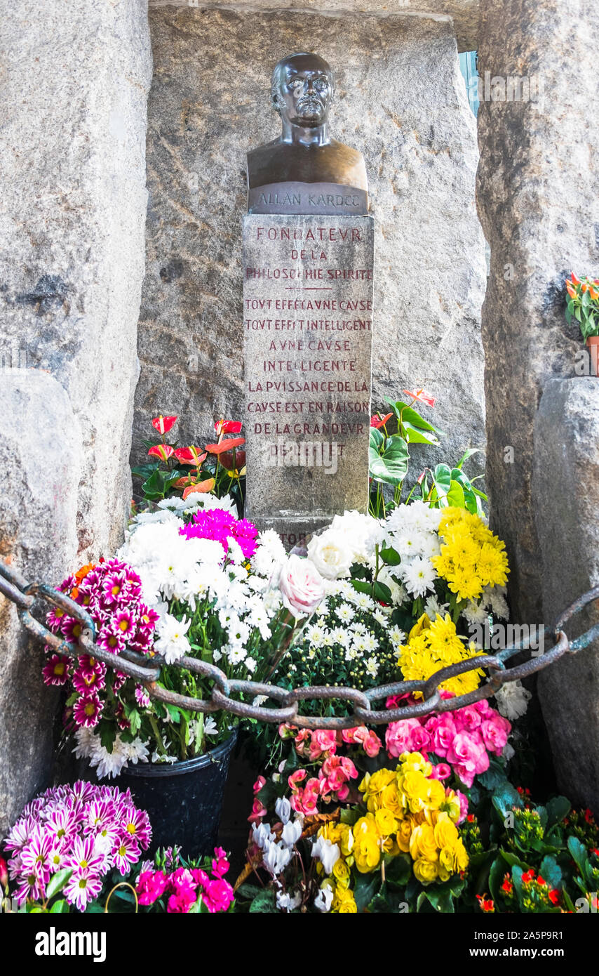 Grabstätte von Allan Kardec, Gründer des Spiritismus, Friedhof Pere Lachaise Stockfoto