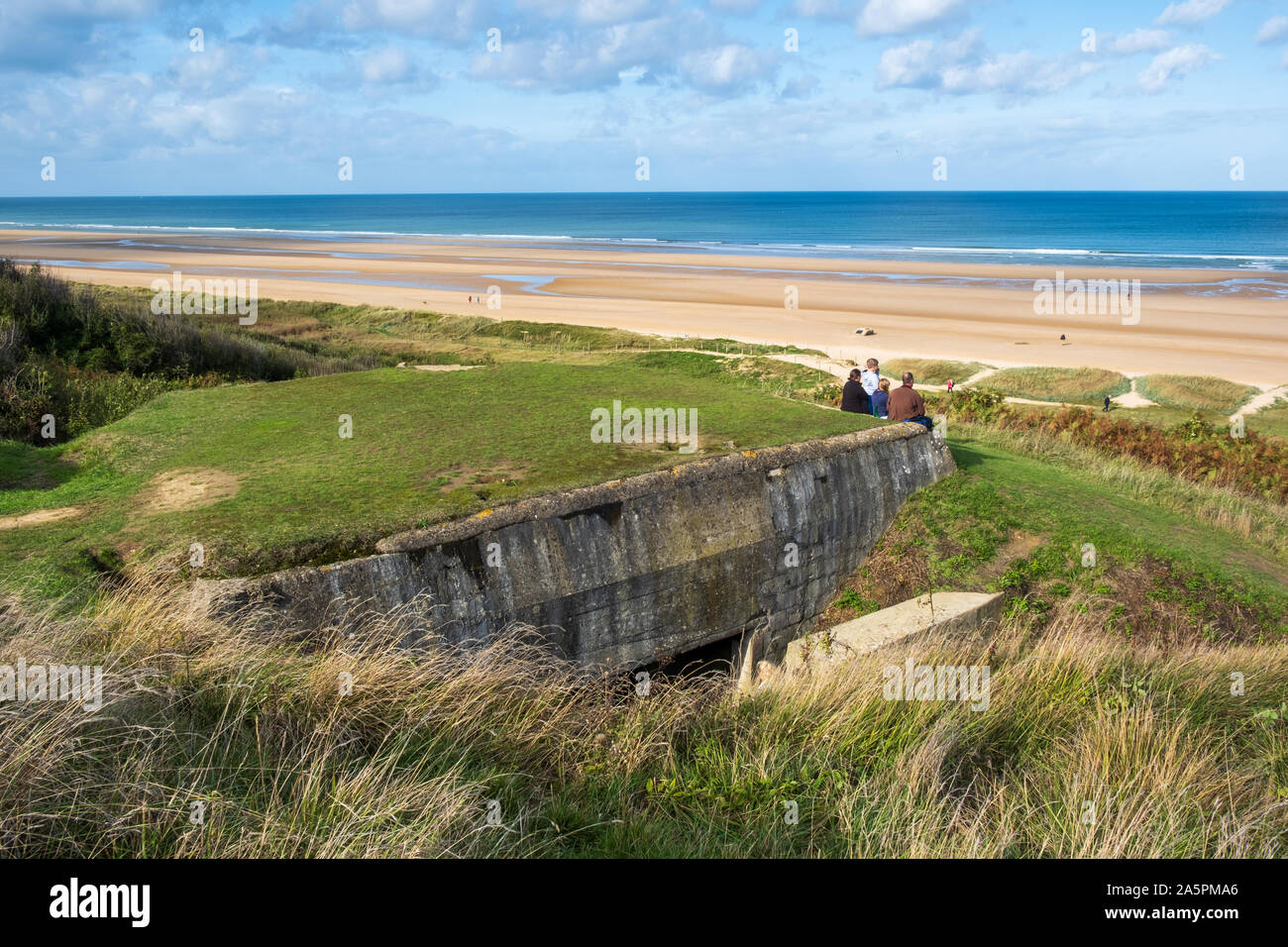 Deutschen Bunker mit Blick auf Omaha Beach, Normandie, Frankreich Stockfoto