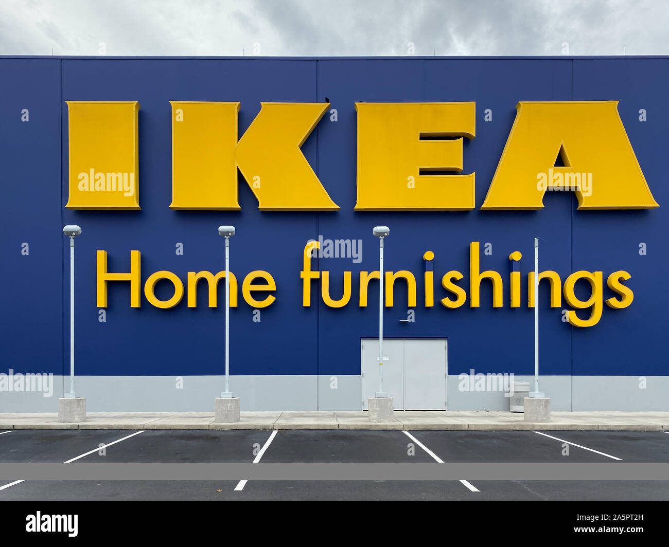 Orlando, FL/USA -10/18/19: IKEA Home Furnishings Store Gebäude. IKEA verkauft bereit, billige Möbel und Inneneinrichtung zu montieren. Stockfoto