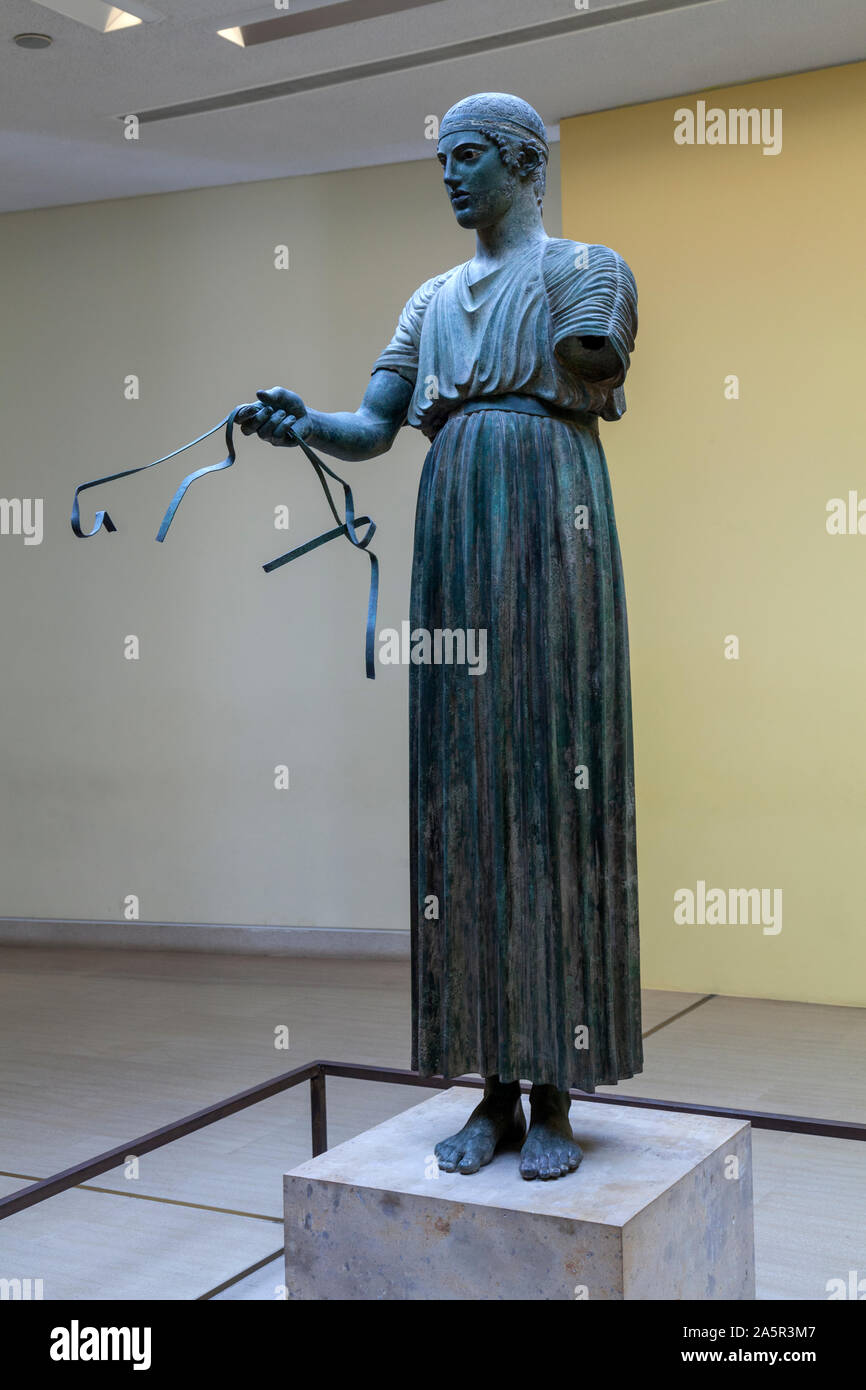 Der Wagenlenker von Delphi, Delphi Museum, Griechenland Stockfoto