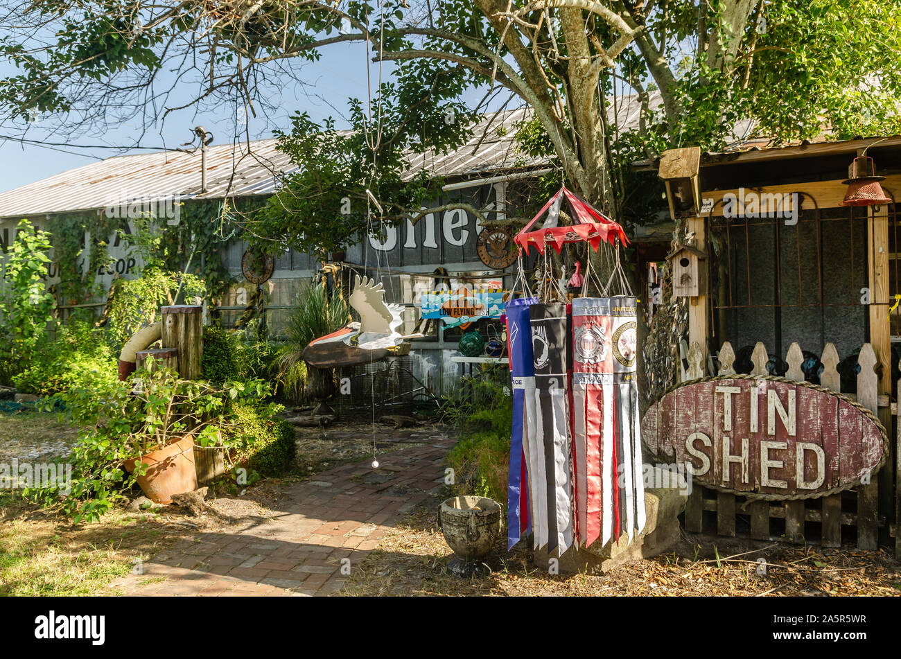 Das Äußere des Tin vergossen wird dargestellt, Oktober 6, 2019, in Apalachicola, Florida. Der Speicher verkauft antiken und Reproduktion nautische Erinnerungsstücke. Stockfoto