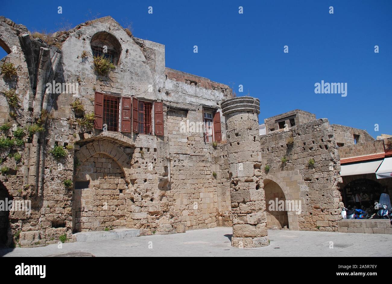 Das 14. Jahrhundert Kirche der Jungfrau der Burgh in Rhodos Altstadt auf der griechischen Insel Rhodos am 9. Juni 2019. Stockfoto