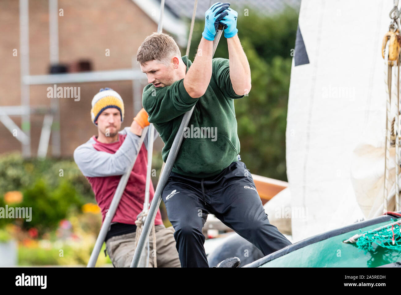 Weteringbrug, Niederlande. 22 Okt, 2019. WETERINGBRUG, 22-10-2019, Ringvaart van de Haarlemmermeer, sailor von Segelschiff Verwisseling Credit: Pro Schüsse/Alamy leben Nachrichten Stockfoto