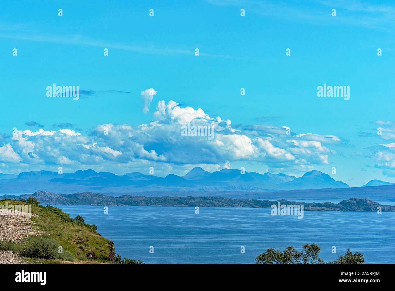 Isle of Rona von der Isle of Skye - Ansichten Stockfoto