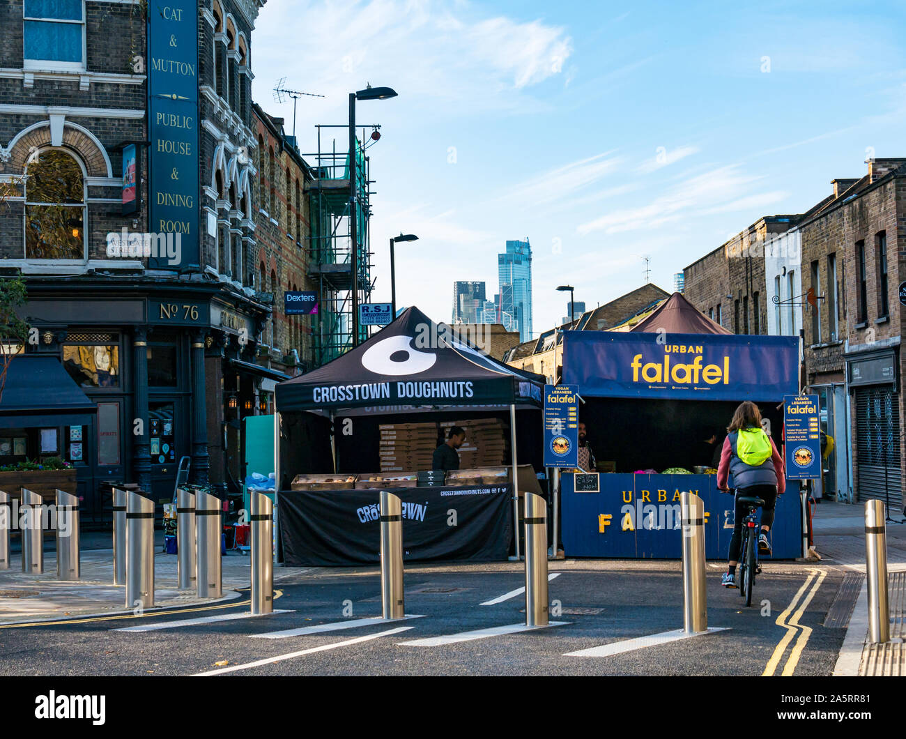 Samstag Marktstände, Broadway Market, London Fields, Hackney, London, England, Großbritannien Stockfoto