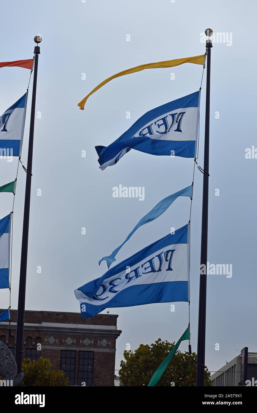 Pier 39 Flaggen in San Francisco Stockfoto