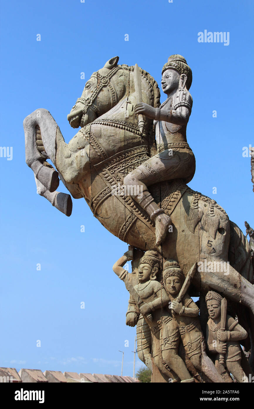 Bin Holzschnitzerei Tempel Heiligtum der Wahrheit, Thailand, Pattaya, Khmer Stil, Stockfoto