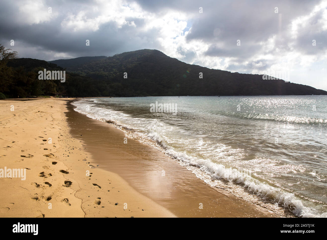 Beach Szene im Dam Palagnedra Strand auf Con Son Island, Vietnam. Stockfoto