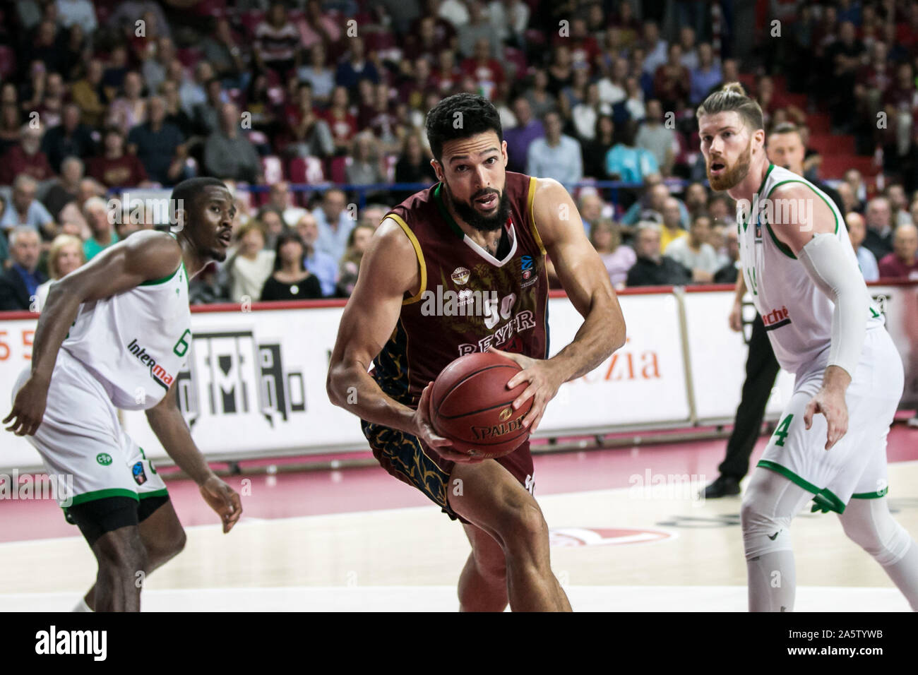 Venedig, Italien, 22. Okt. 2019, Mitchell Watt (umana reyer Venezia) auf Schuß während Umana Reyer Venezia vs CSP Limoges - Basketball EuroCup Meisterschaft - Credit: LPS/Alfio Guarise/Alamy leben Nachrichten Stockfoto