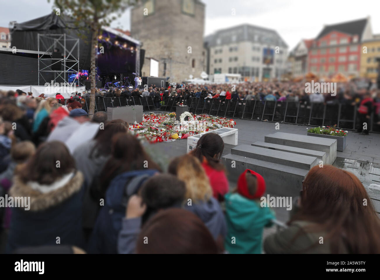 Halle Saale Deutschland am 19 Okt 2019: HalleZusammen Konzert in Gedenken an die Opfer der terroristischen Angriff auf 9 Oct 2019 in Halle (Saale) Stockfoto