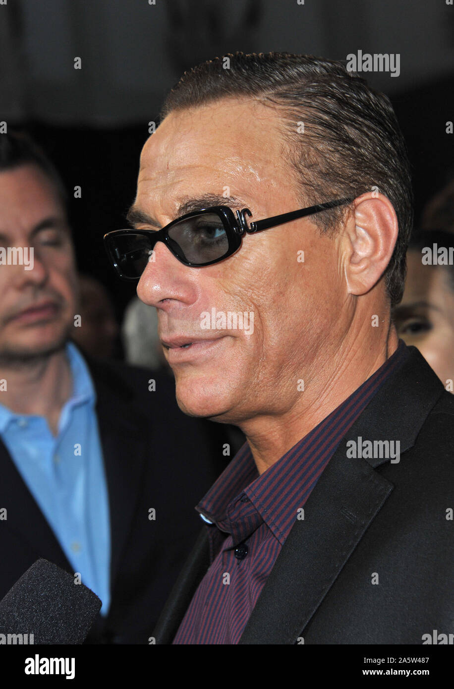 LOS ANGELES, Ca. Januar 08, 2010: Jean-Claude Van Damme am Los Angeles Premiere seines Films "Die Verschleißteile 2' am Grauman's Chinese Theater, Hollywood. © 2012 Paul Smith/Featureflash Stockfoto