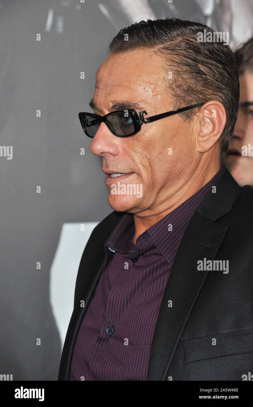 LOS ANGELES, Ca. Januar 08, 2010: Jean-Claude Van Damme am Los Angeles Premiere seines Films "Die Verschleißteile 2' am Grauman's Chinese Theater, Hollywood. © 2012 Paul Smith/Featureflash Stockfoto