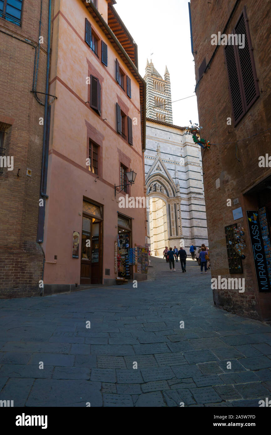 Tor zu Siena Dom Santa Maria Assunta (Duomo di Siena) in Siena, Toskana Stockfoto