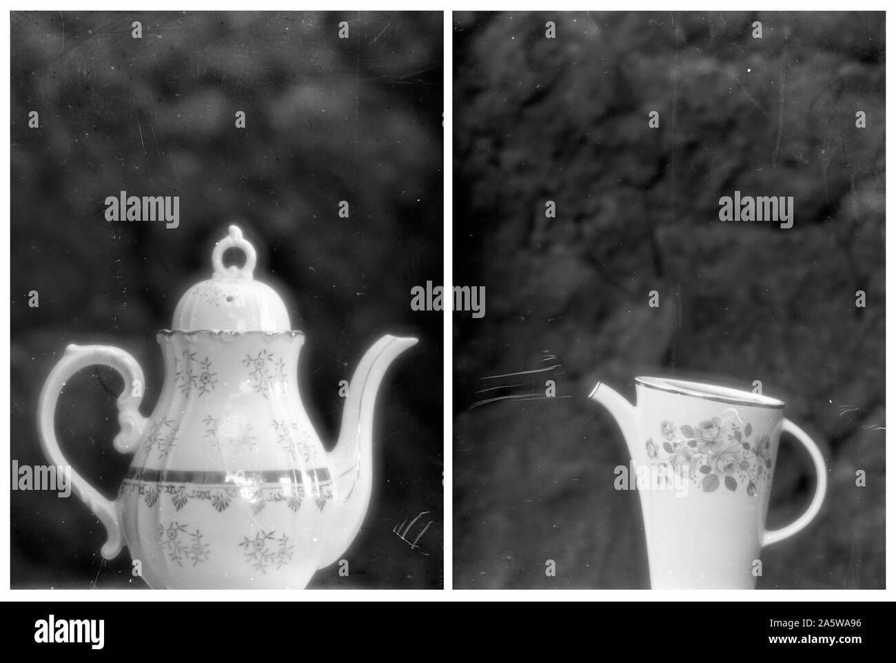 Diptychon von zwei Keramik Gläser. Schwarz und Weiß medium Format negative Film, während der Entwicklung verkratzt. Weiche Linse. Lava Rock Hintergrund Wand. Stockfoto