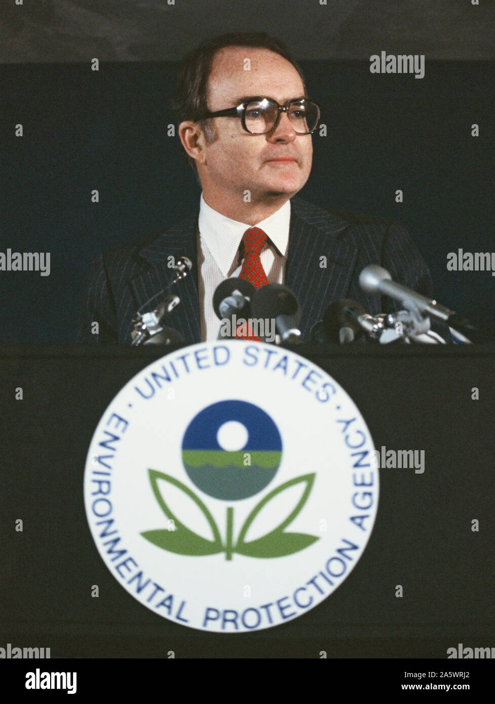 William Ruckelshaus, Administrator der Behörde für Umweltschutz im März 1983 Foto von Dennis Brack bb 71 Stockfoto