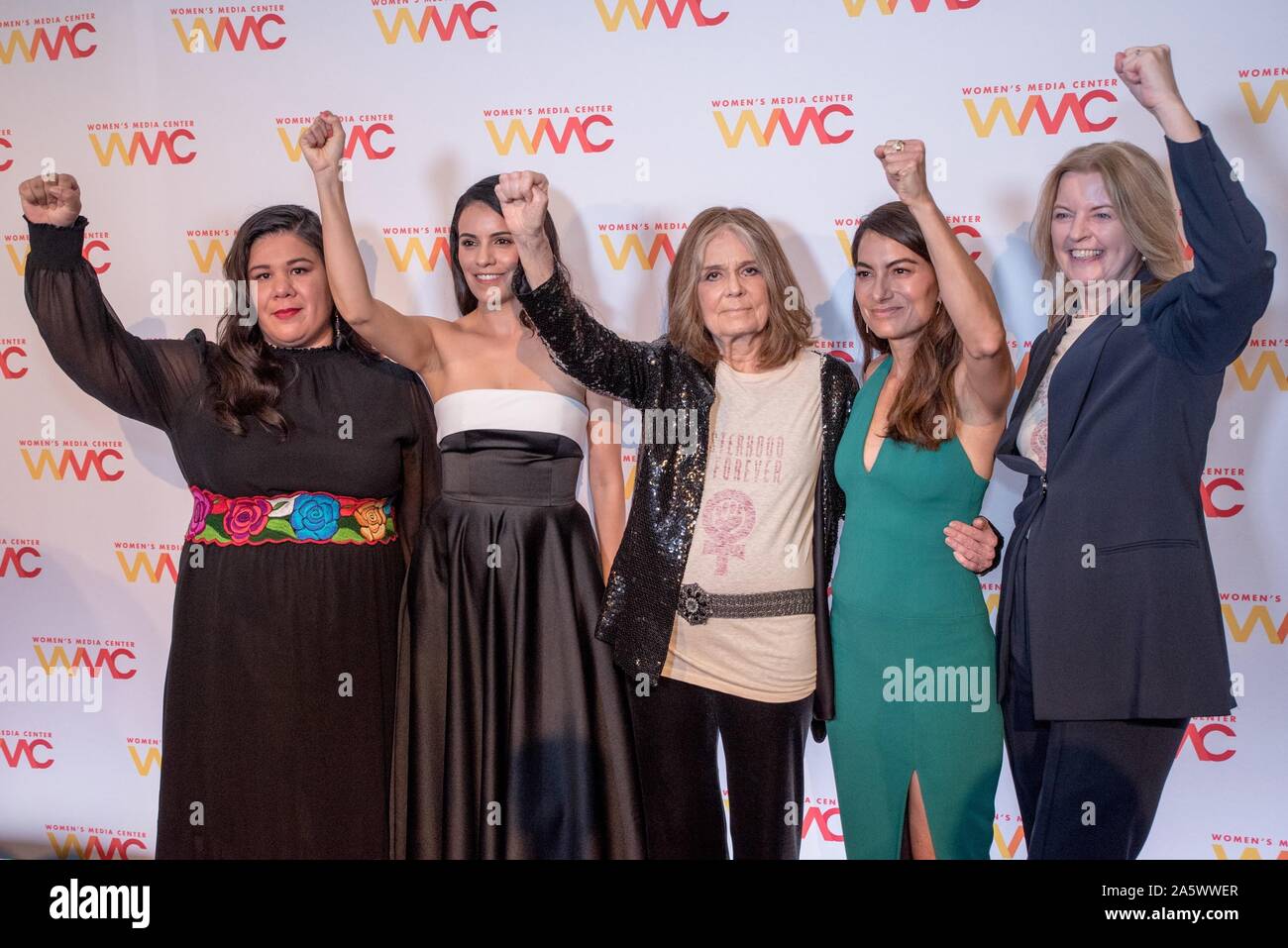 New York, NY, USA. 22 Okt, 2019. Monica Ramirez, Olga Segura, Gloria Steinem, Alex Martinex Kondracke, Julie Burton bei der Ankunft für die Women's Media Center 2019 Women's Media Awards, Das Mandarin Oriental, New York, NY, 22. Oktober 2019. Credit: Mark Ashe/Everett Collection/Alamy leben Nachrichten Stockfoto