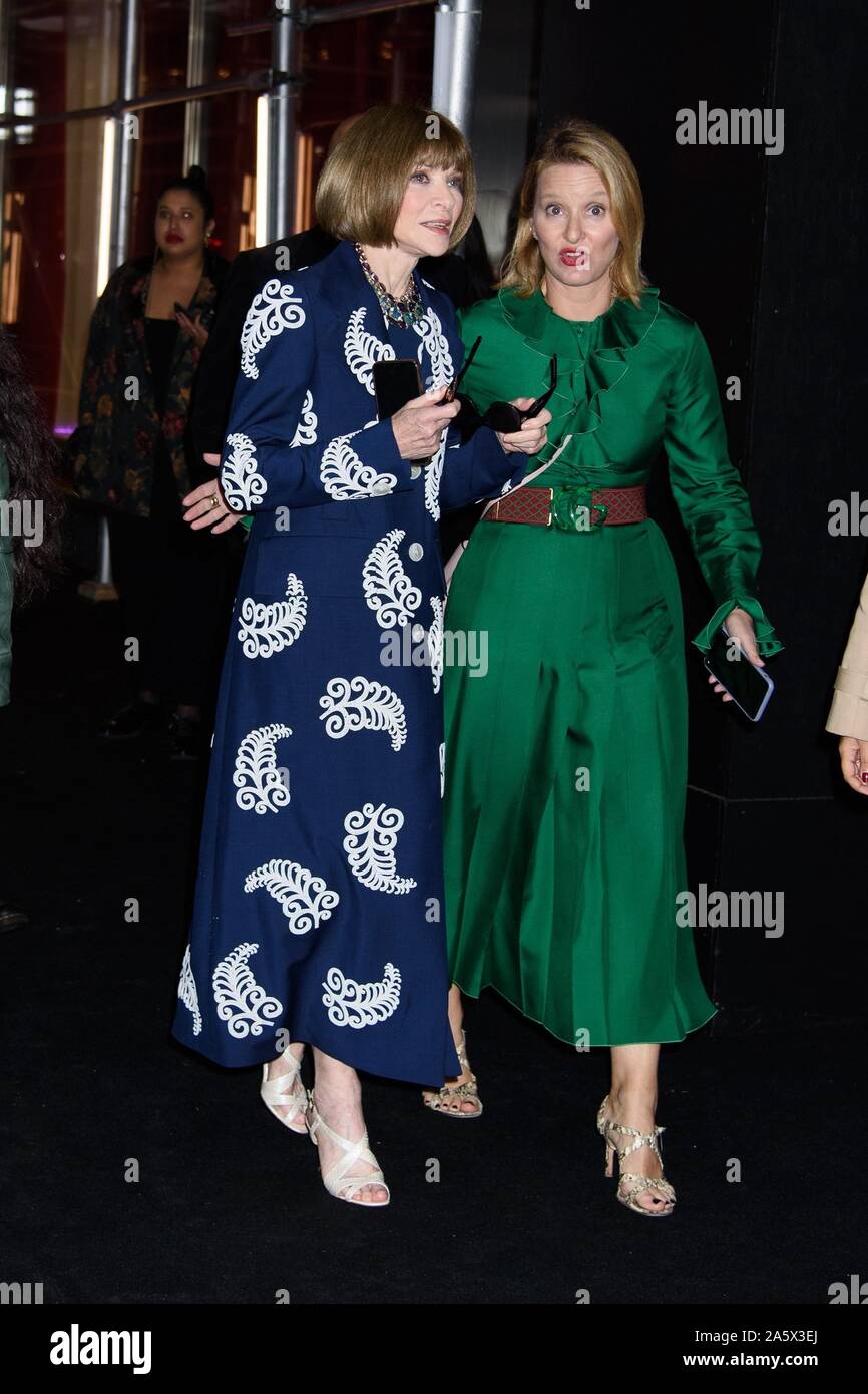 New York, NY, USA. 22 Okt, 2019. Anna Wintour in der Ankunftshalle für Nordstrom NYC Flagship Opening Party, 225 West 57th Street, New York, NY, 22. Oktober 2019. Credit: RCF/Everett Collection/Alamy leben Nachrichten Stockfoto