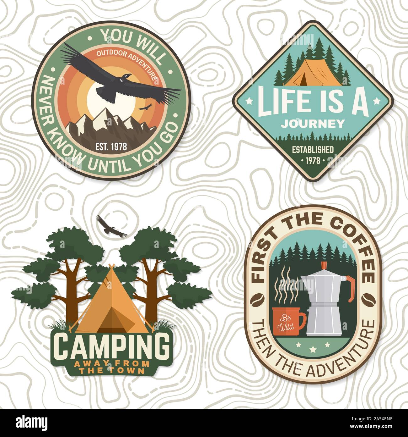 Satz von outdoor adventure quotes Symbol. Vector Illustration. Konzept für Abzeichen, Patch, shirt, Logo, Print, Stempel oder T-Stück. Design mit Condor, camping Zelt, Berge, Kaffee und Wald Silhouette. Stock Vektor