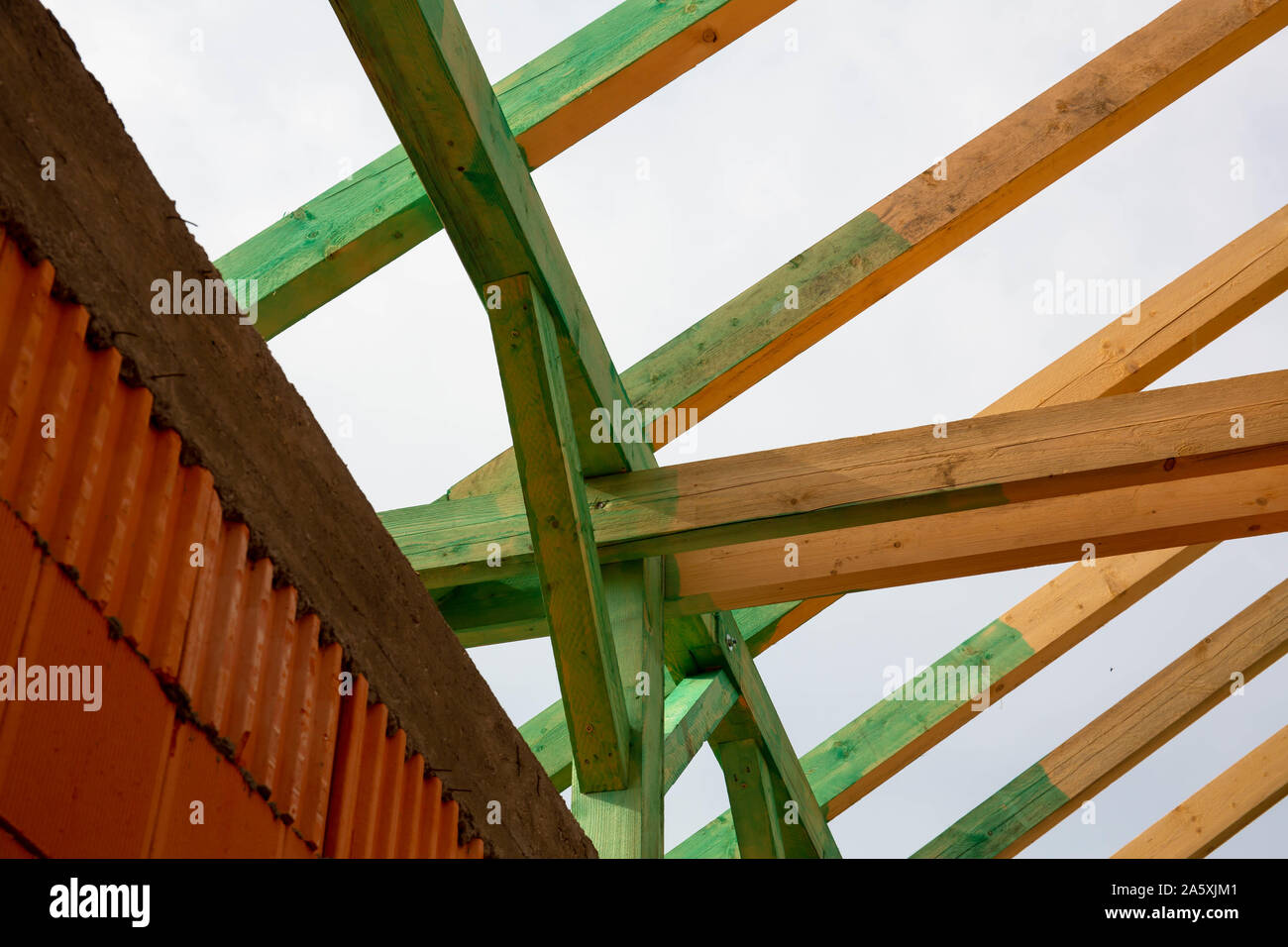 Das Dach von Gebäude in Bearbeitung Stockfoto