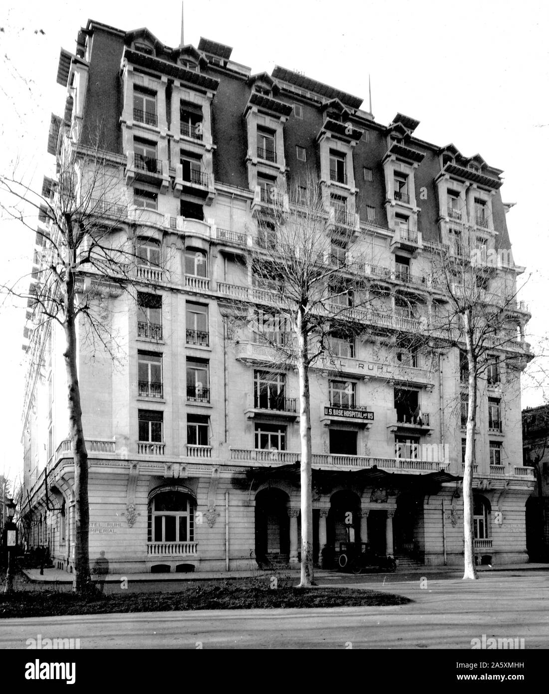 HOTEL RHUL, DIE ÜBERNOMMEN WURDE Sept. 6, 1918, eine Kapazität von 1600 evakuiert 1330 im November wurde unter dem Kommando von Oberst E.C. Elliott, M.C. Base Hospital 115, Vichy Vichy, Frankreich ca. 12/7/1918 Stockfoto