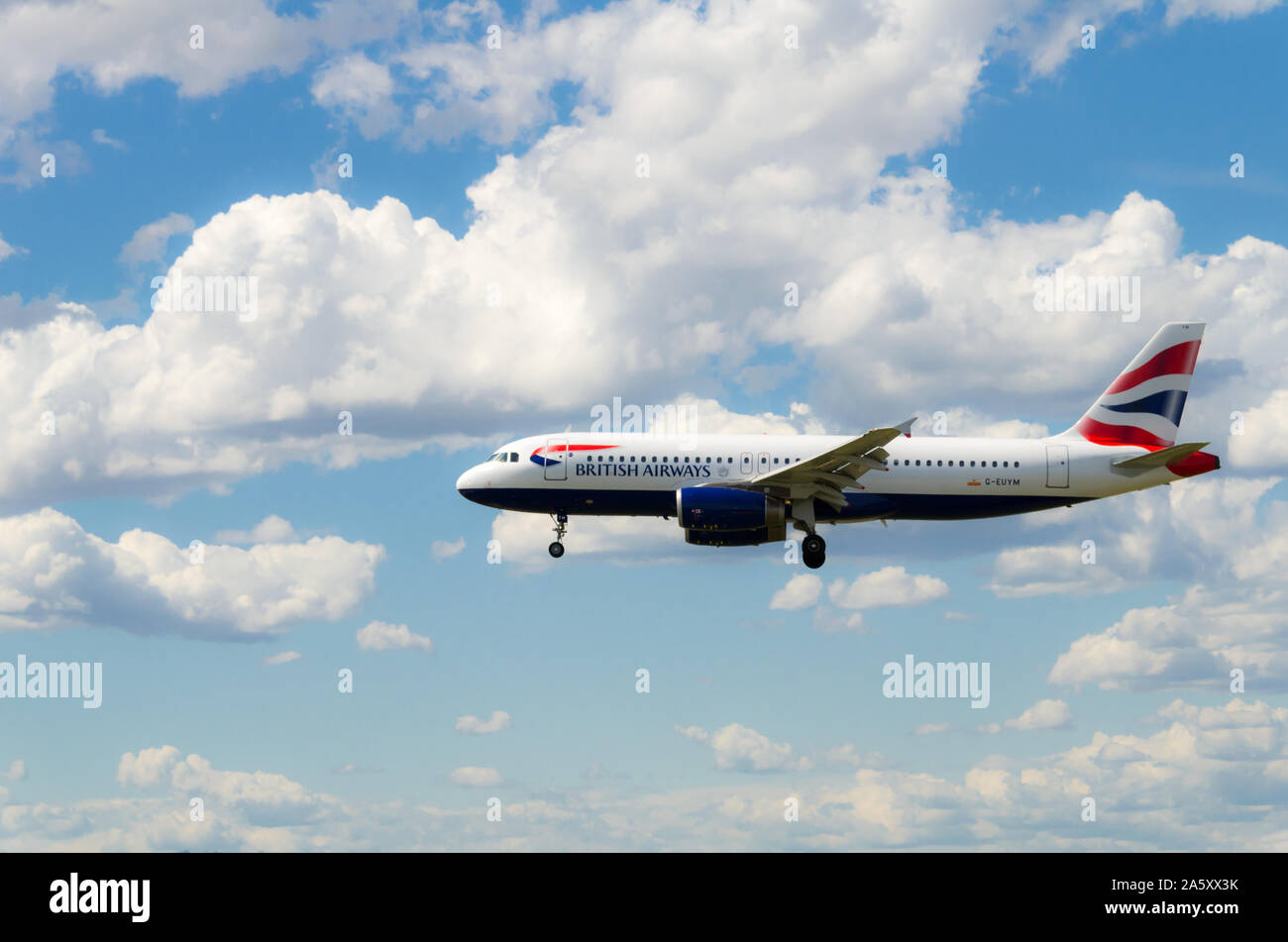 Barcelona, Spanien - 18. Mai 2019: British Airways A320 Airbus Flugzeug Landung am Flughafen El Prat in Barcelona Stockfoto