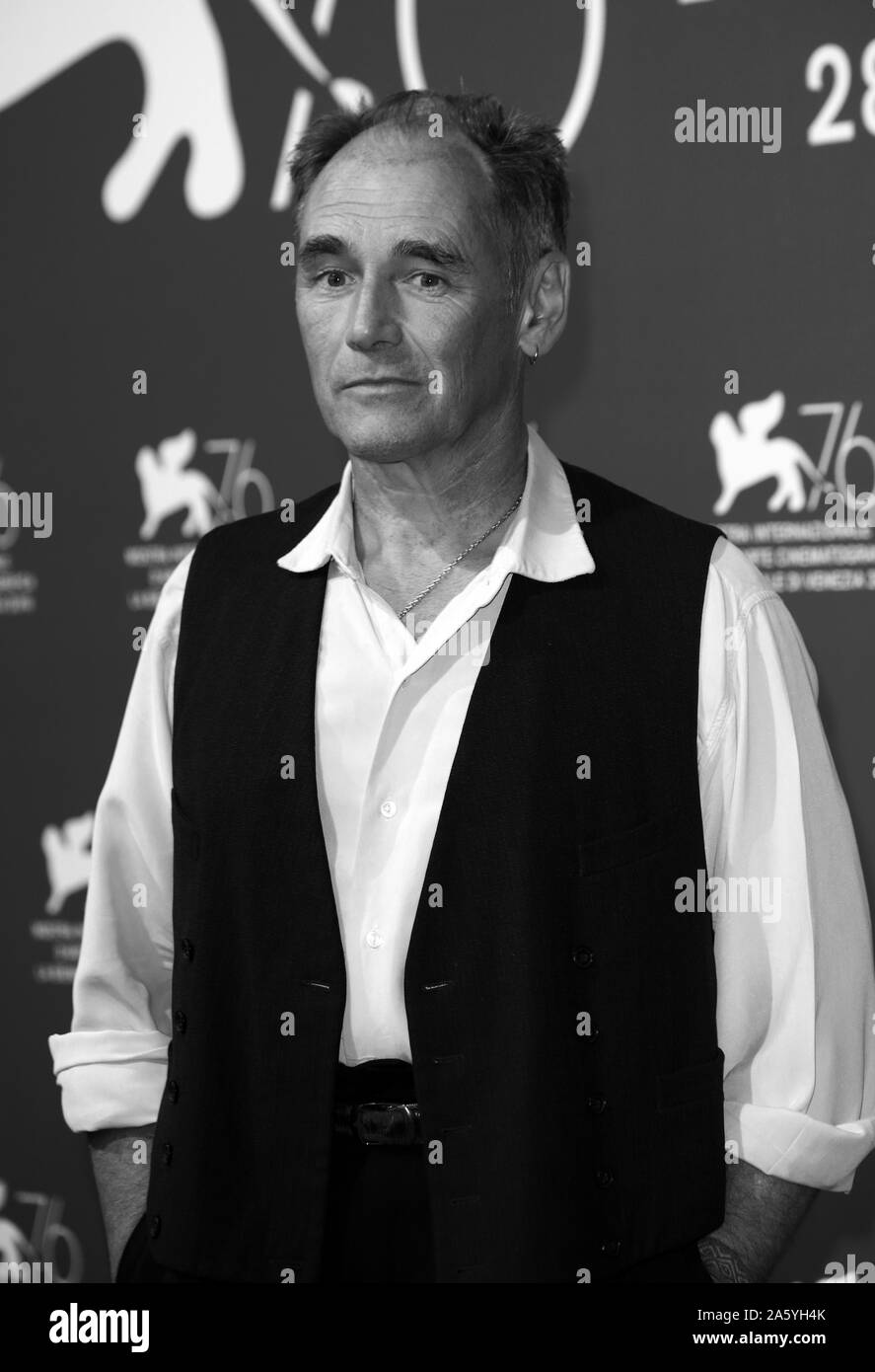 Venedig, Italien - SEPTEMBER 06: Mark Rylance besucht "Warten auf die Barbaren" fotoshooting während des 76. Filmfestival von Venedig am September 06, 2019 Stockfoto