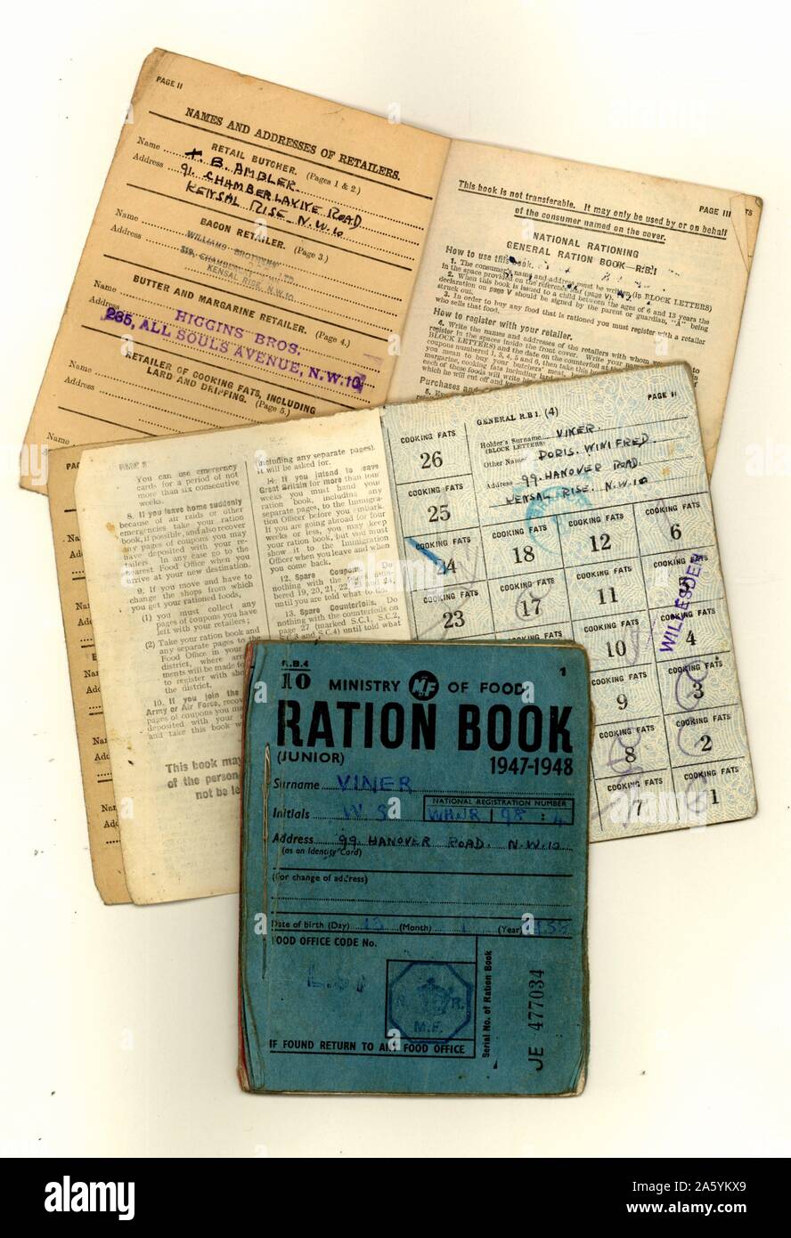 Britische lebensmittelkarten von 1941 und 1948. Rationierung dauerte für 14 Jahre von 1940 bis 1954, viel länger als der Zweite Weltkrieg. Stockfoto
