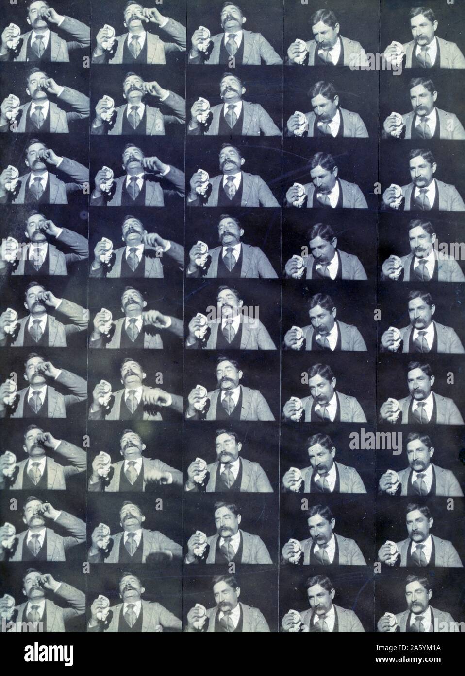 Edison kinetoscopic Datensatz einer Niesen 1894. Foto besteht aus einer Serie von 45 Frames für einen Film, das einen Mann zeigt, Fred Ott, Niesen. Diese fotografische Drucken auf Karton montiert ist das früheste erhaltene 'Motion picture" bekannt als 'Fred Ott's Niesen" für den Stern (eine Edison Ingenieur), das Foto stellt die Morgendämmerung des Filmemachens in Amerika zwar etwas von einer historischen Unfall. Stockfoto