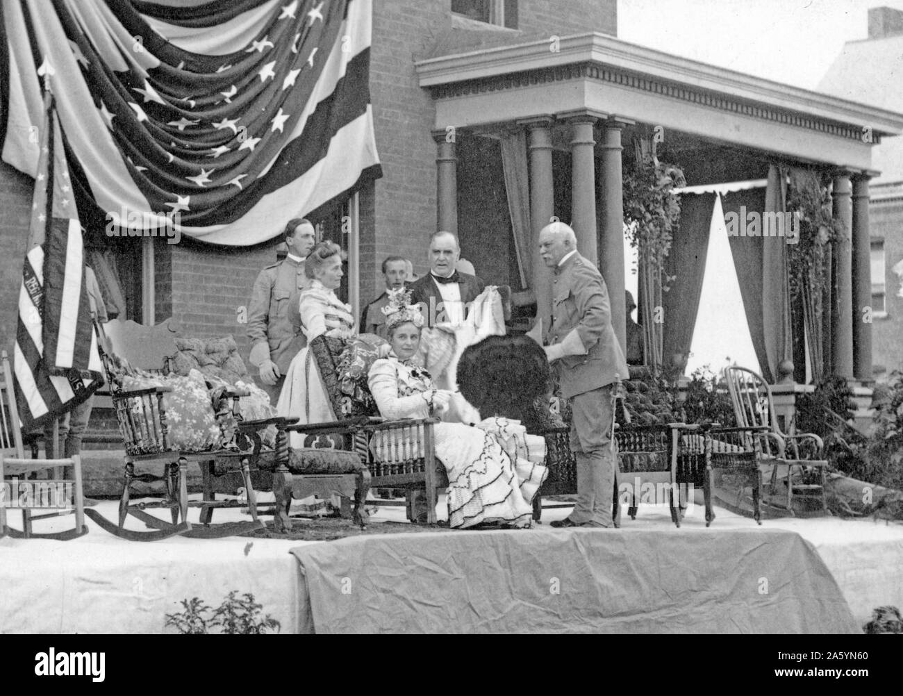 Präsident William McKinley und die erste Dame 1899. Plattsburgh Kasernen, New York. Unbekannt Stockfoto