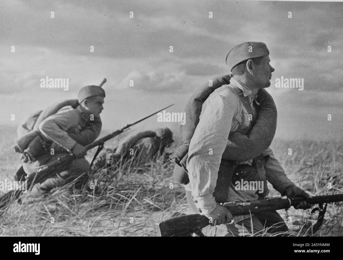 Rote Infanterie unterwegs im Herbst Manöver der Truppen der Kiewer Militärbezirk in der Region Odessa der Ukrainischen Sowjetrepublik Stockfoto