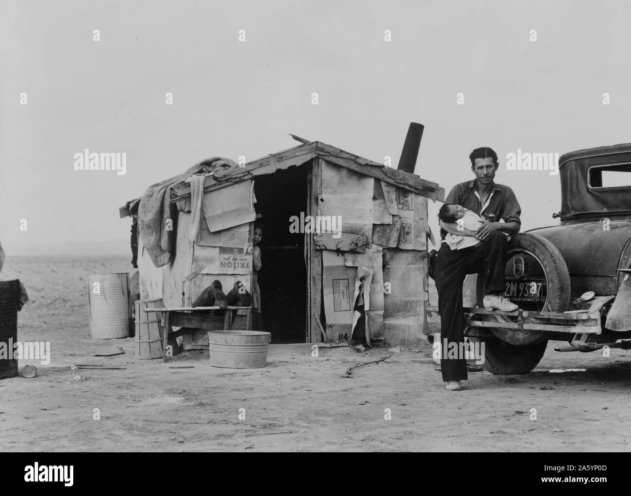 Wandernde der mexikanischen Arbeiter home am Rande eines gefrorenen Erbsen Feld. Imperial Valley, Kalifornien von Dorothea Lange 1895-1965 vom 19380101 Stockfoto