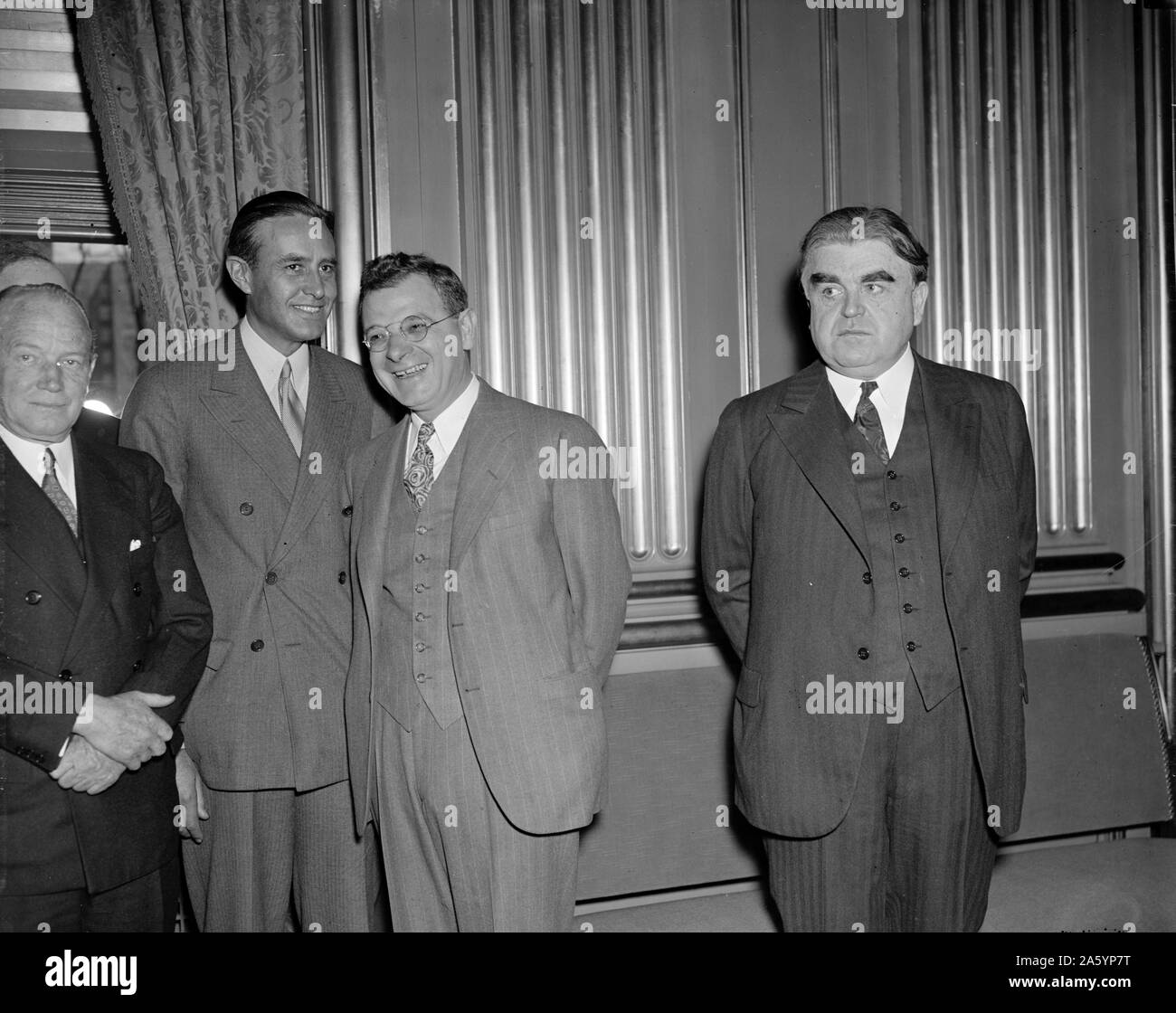 Prominente Arbeits- und industriellen Führer aus dem ganzen Land besucht heute eine Konferenz mit Sekretär der Arbeit Perkins in den Bemühungen, eine nationale Politik zu vereinbaren, um Streiks zu verhindern. 1937 April 20. Stockfoto
