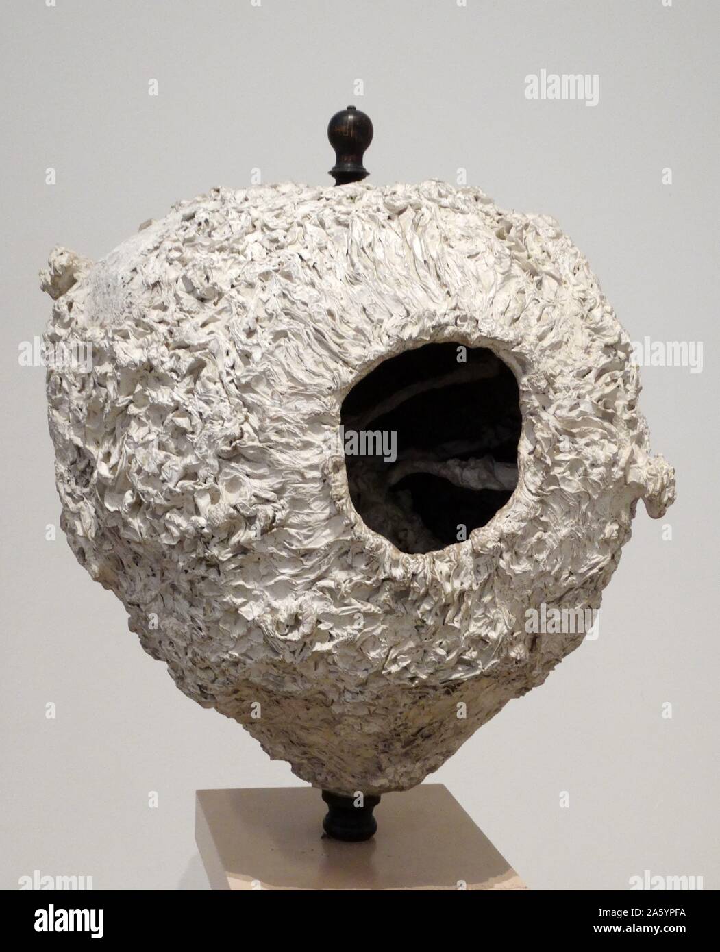 Mix-Media Skulptur mit dem Titel "Patchwork" hergestellt aus Polyvinylacetat, Kieselsäure und Pigmente von Robert Malaval (1937 – 1980) gedacht, der Schöpfer der französischen Pop Art sein. Datierte 1990 Stockfoto