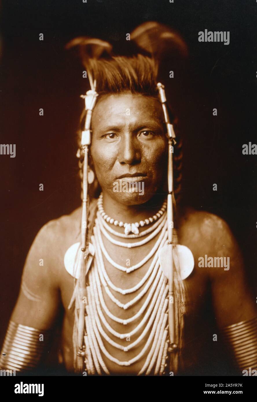 Fotodruck von Ben langen Ohr fotografiert von Edward Sheriff Curtis (1868 – 1952), US-amerikanischer Ethnologe und Fotograf des amerikanischen Westens und der indianischen Völker. Datiert 1905 Stockfoto