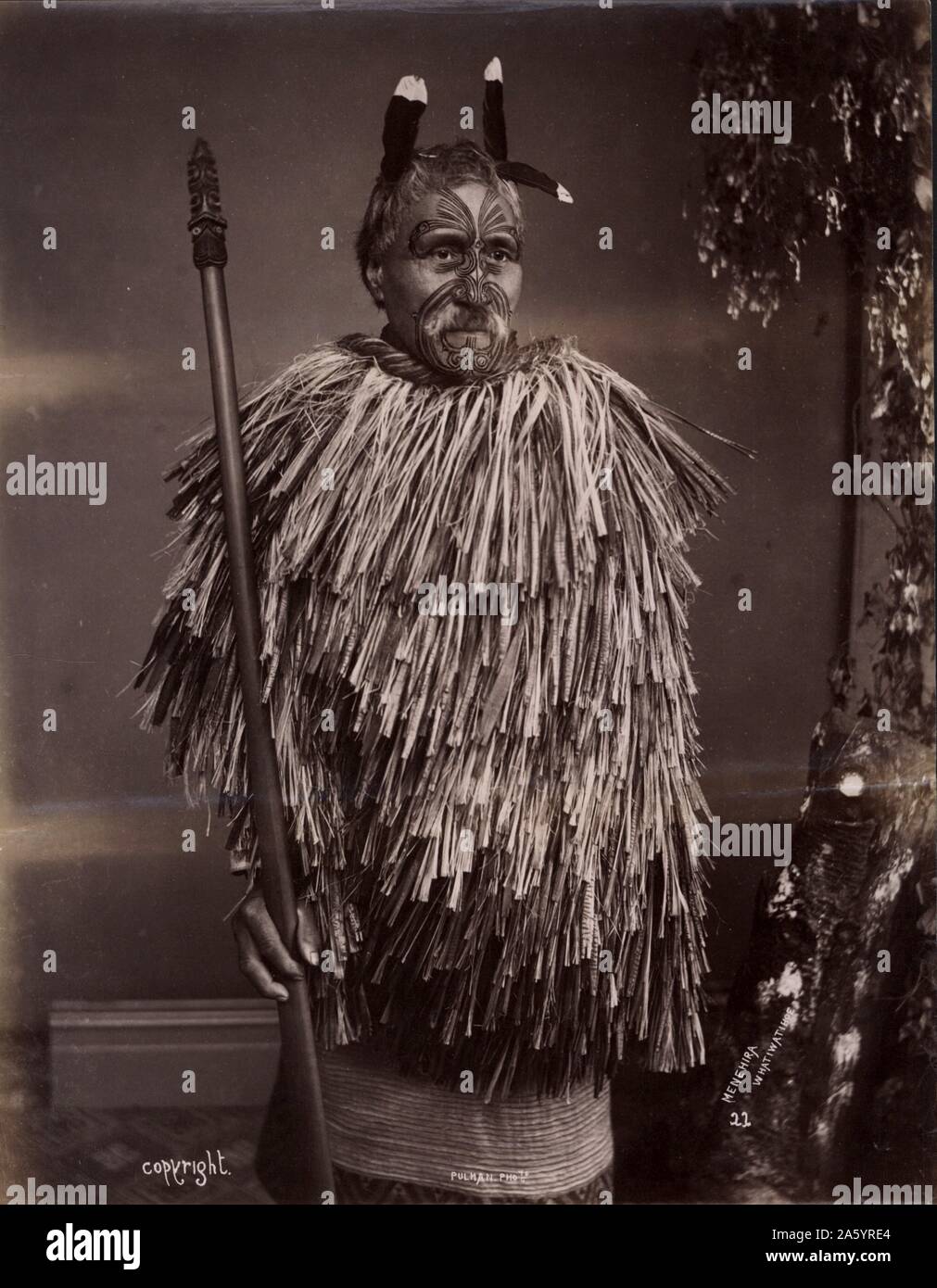 Porträt von einem tätowierten New Zealand, Maori-Häuptling, Menehira Whatiwatihoe, ca.by Elizabeth Pulman (1836-1900). Datiert 1875 Stockfoto