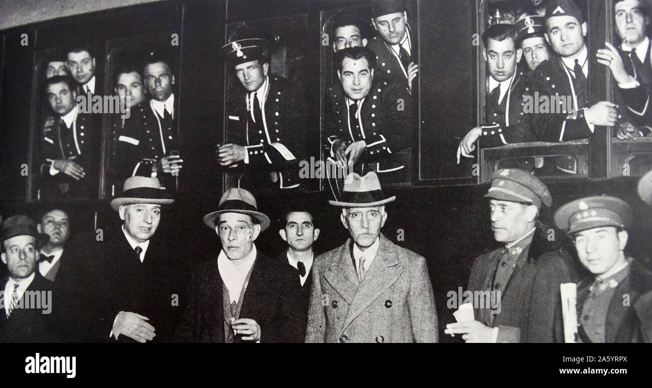 Enrique Pérez Farrás (1884-1949), 2. von rechts, kriegsherr der Aragon vorne als militärischer Berater der Durruti Spalte mit Francesc Macià i Llussà (1859-1933) Mitte mit hellgrauer Mantel. Macià i Llussà war Präsident von Katalonien und ehemals eine katalanische Offizier der Spanischen Armee. 1931, nach den Wahlen, dass die verbannung von Alfonso XIII. von Spanien, Macià verkündet der Freien katalanische Republik in Barcelona, aber danach wurde gezwungen, für die partielle Autonomie innerhalb der Spanischen Republik zu vereinbaren. Stockfoto