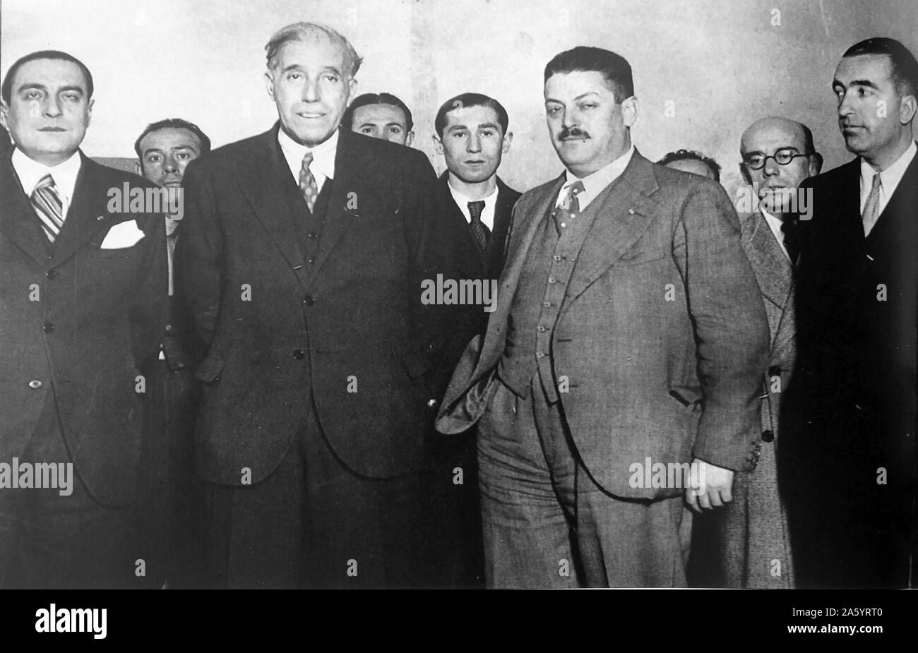 Spanischen Abgeordneten gewählt im Jahr 1931 einschließlich Julián Besteiro (2. von links) und Trifon Gomez (2. von rechts). Stockfoto