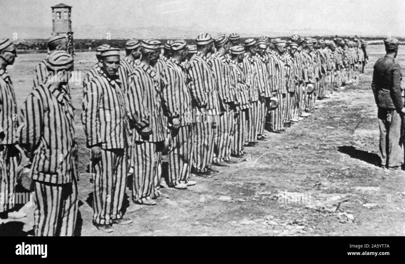 Gefangene in Uniform in einem Zivil-Gefangenenlager im republikanischen Spanien während des spanischen Bürgerkriegs Stockfoto