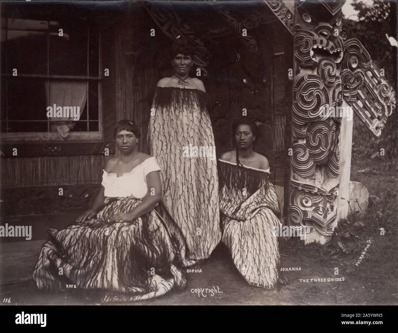 Führer-Kate, Sophia, Johanna (Maori-Mädchen), fotografiert von Elizabeth Pulman (1836-1900), einer der frühesten Fotografen Neuseelands. 1889 Stockfoto