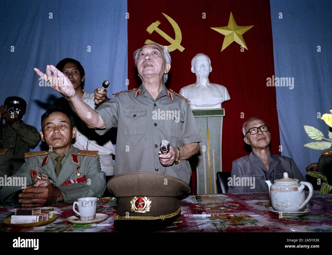 Võ Nguyên Giáp (1911 – 2013) allgemeine in Vietnam Volksarmee und Politiker. Giap wurde erster Kommandant in zwei Kriegen: Indochinakrieg (1946 – 54) und des Vietnam-Krieges (1960-75). Stockfoto