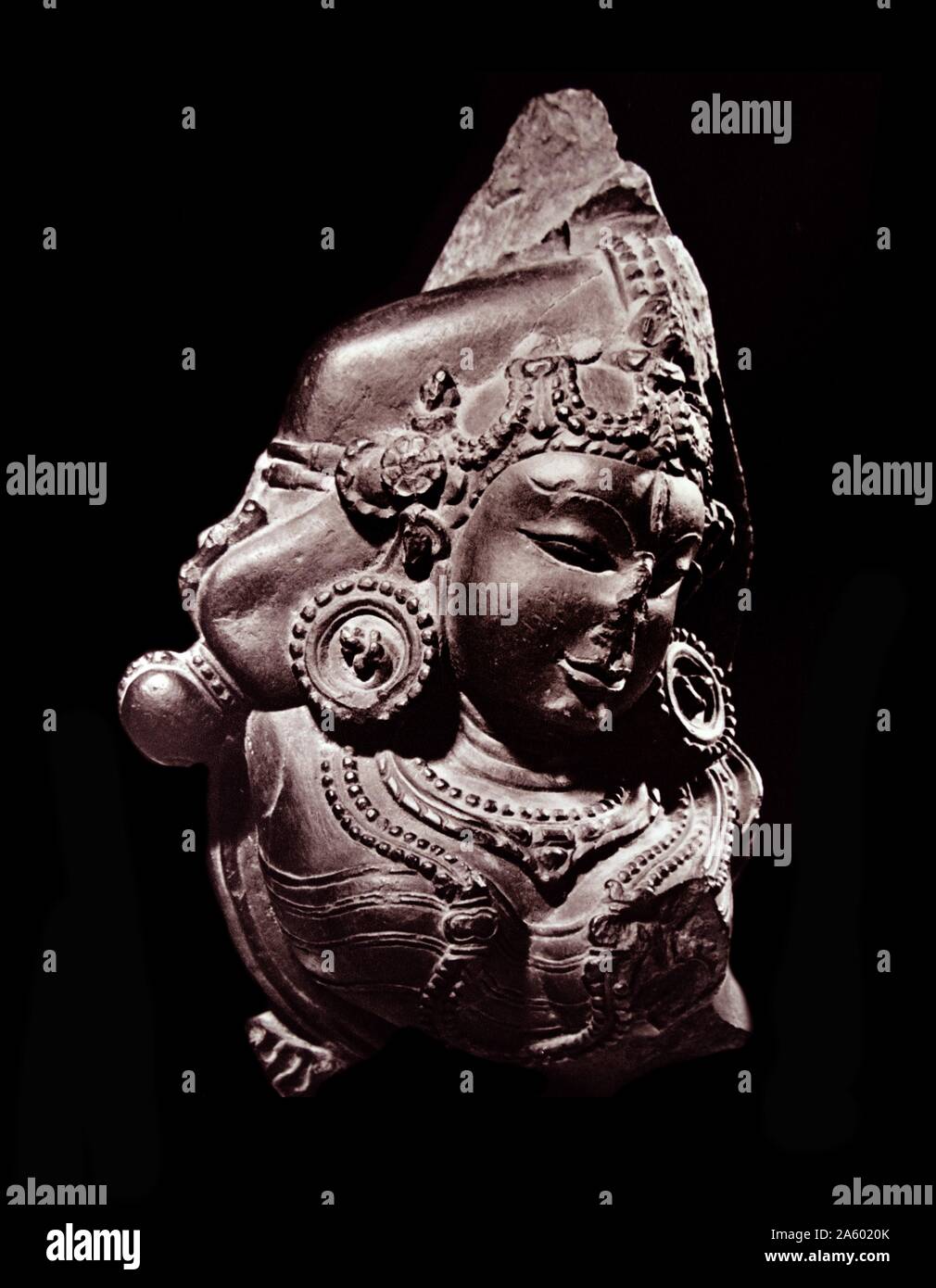 12. Jahrhundert, Apsara Skulptur aus Bengalen. Indien. Dies entspricht einen weiblichen Geist der die Wolken und das Wasser in der hinduistischen Mythologie. Stockfoto