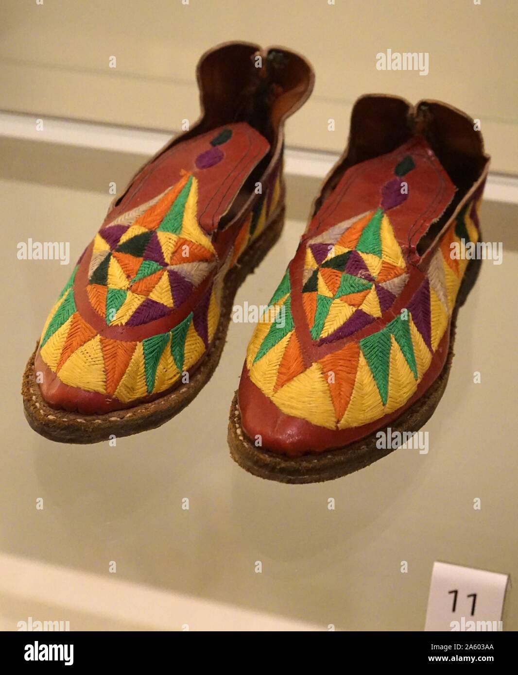 Hochzeit Schuhe aus der Siwa Oase, Ägypten. Hergestellt aus Leder, künstlicher Faden. Vom 20. Jahrhundert Stockfoto